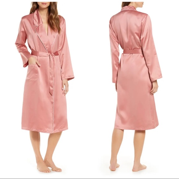 Rachel Parcell Other - NWT RACHEL PARCELL Satin Robe